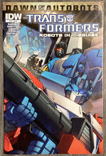 Load image into Gallery viewer, The Transformers: Robots in Disguise No. #32 2014 IDW Comics
