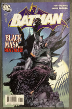 Load image into Gallery viewer, Batman No. #697 2010 DC Comics
