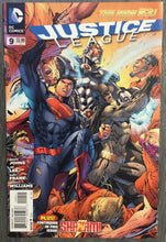 Load image into Gallery viewer, Justice League (New 52) No. #9 2012 DC Comics
